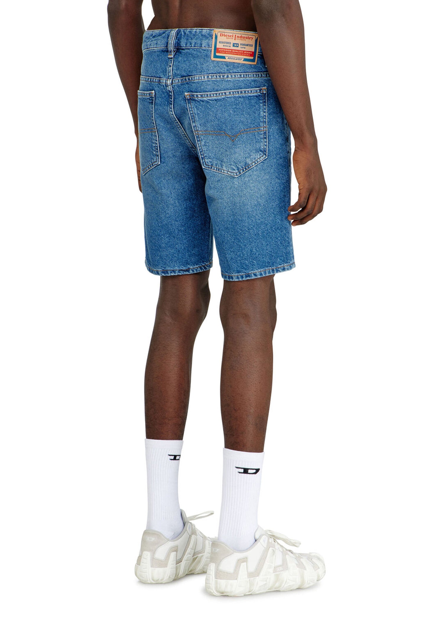 Bermuda Pantaloni Corti denim jeans D-Fin Diesel P26 A146210ADBW 01900 DIESEL