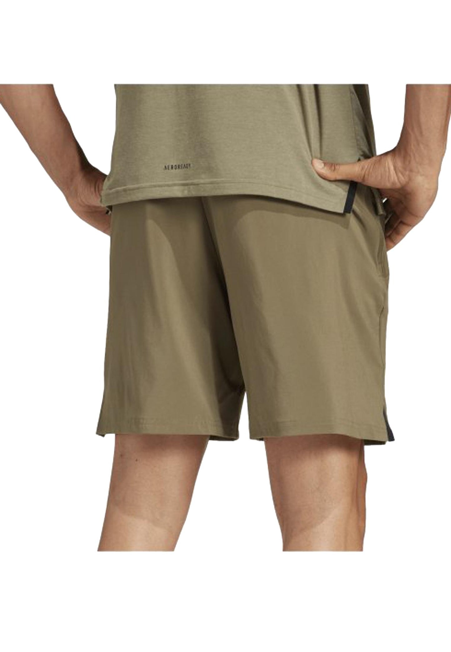 Pantaloncini corti sportivi verde oliva Adidas P26 JI8135 OLISTR ADIDAS