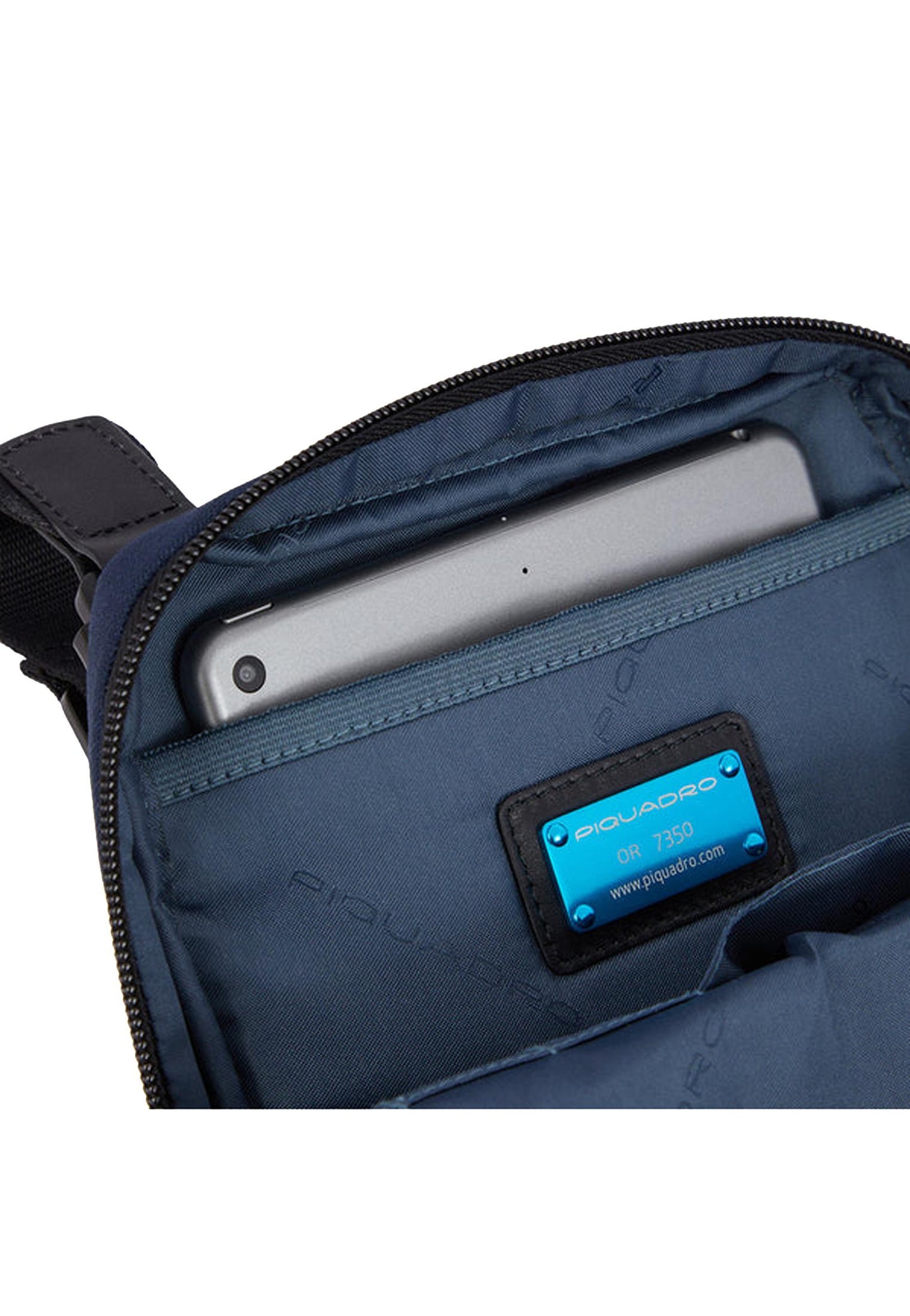 Borsello uomo blu porta iPad®minicon Piquadro A25 CA3084W129 BLUBLU PIQUADRO
