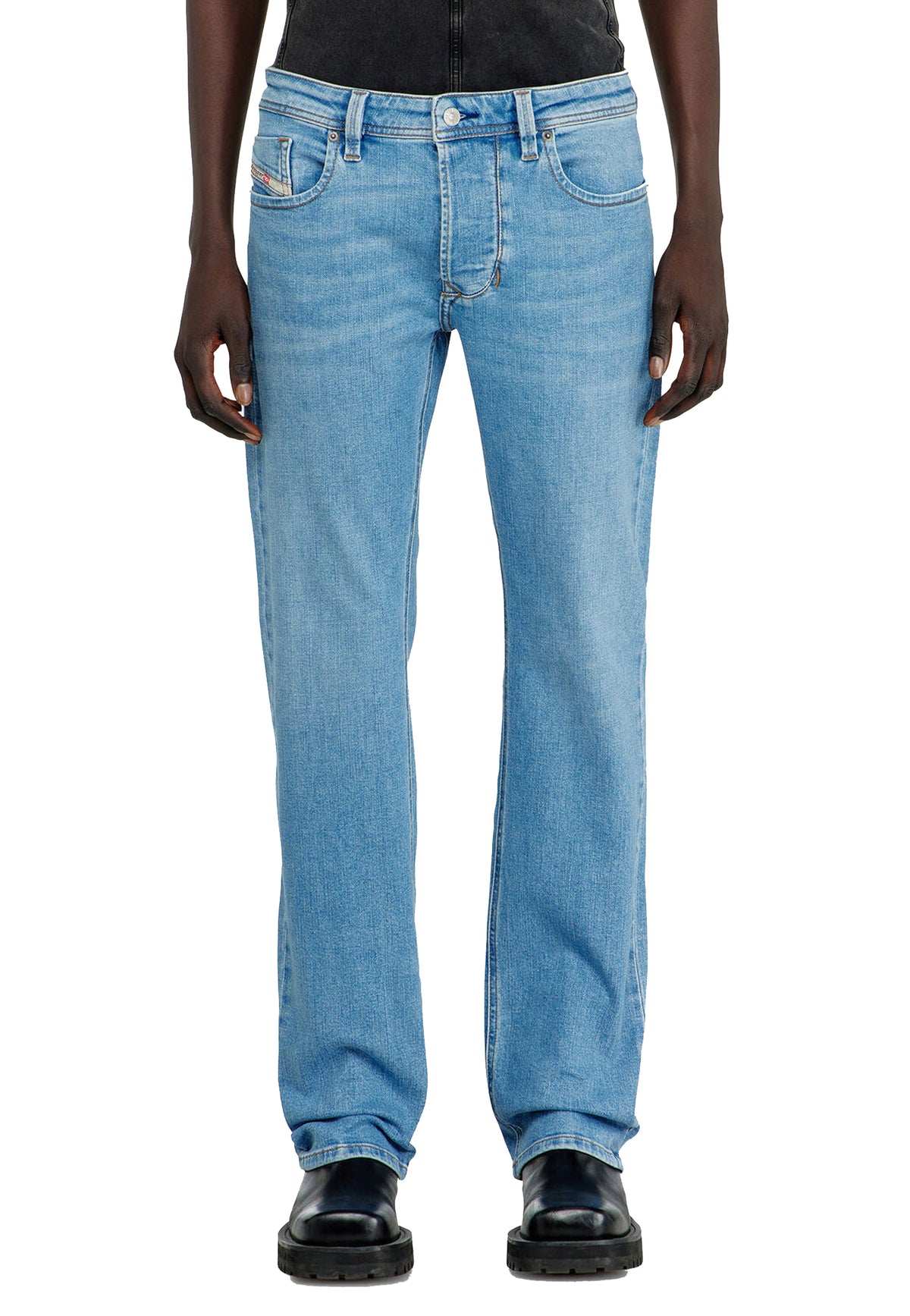Pantaloni jeans blu chiaro vita bassa regular Fit 1985 Larkee Diesel A26 00C06R 0HDBJ 01 900900 DIESEL 