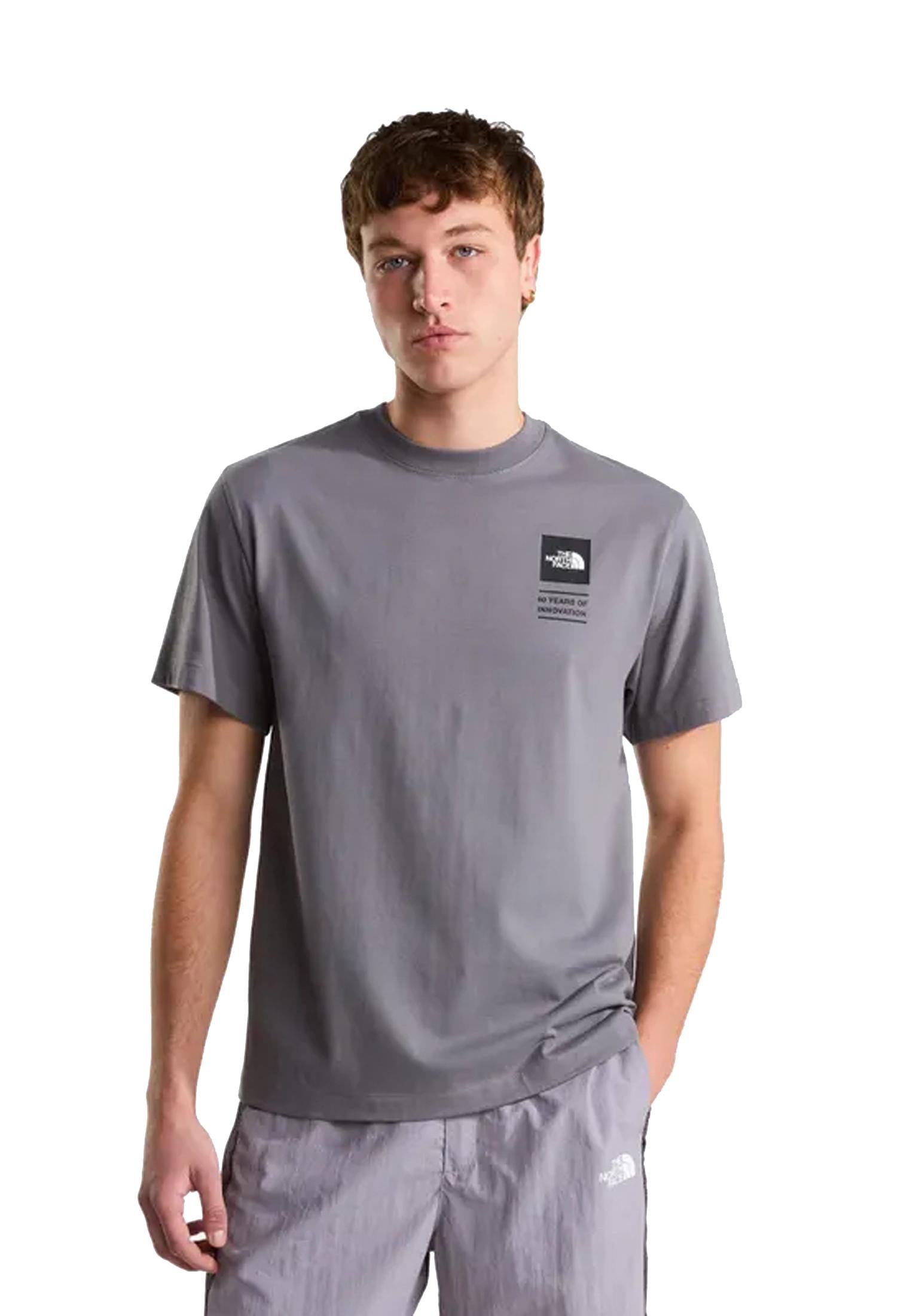 T-shirt girocollo grigia Celebration Relaxed The North Face P26 NF0A8GAQ0UZ1 NF0UZNF0UZ THE NORTH FACE 