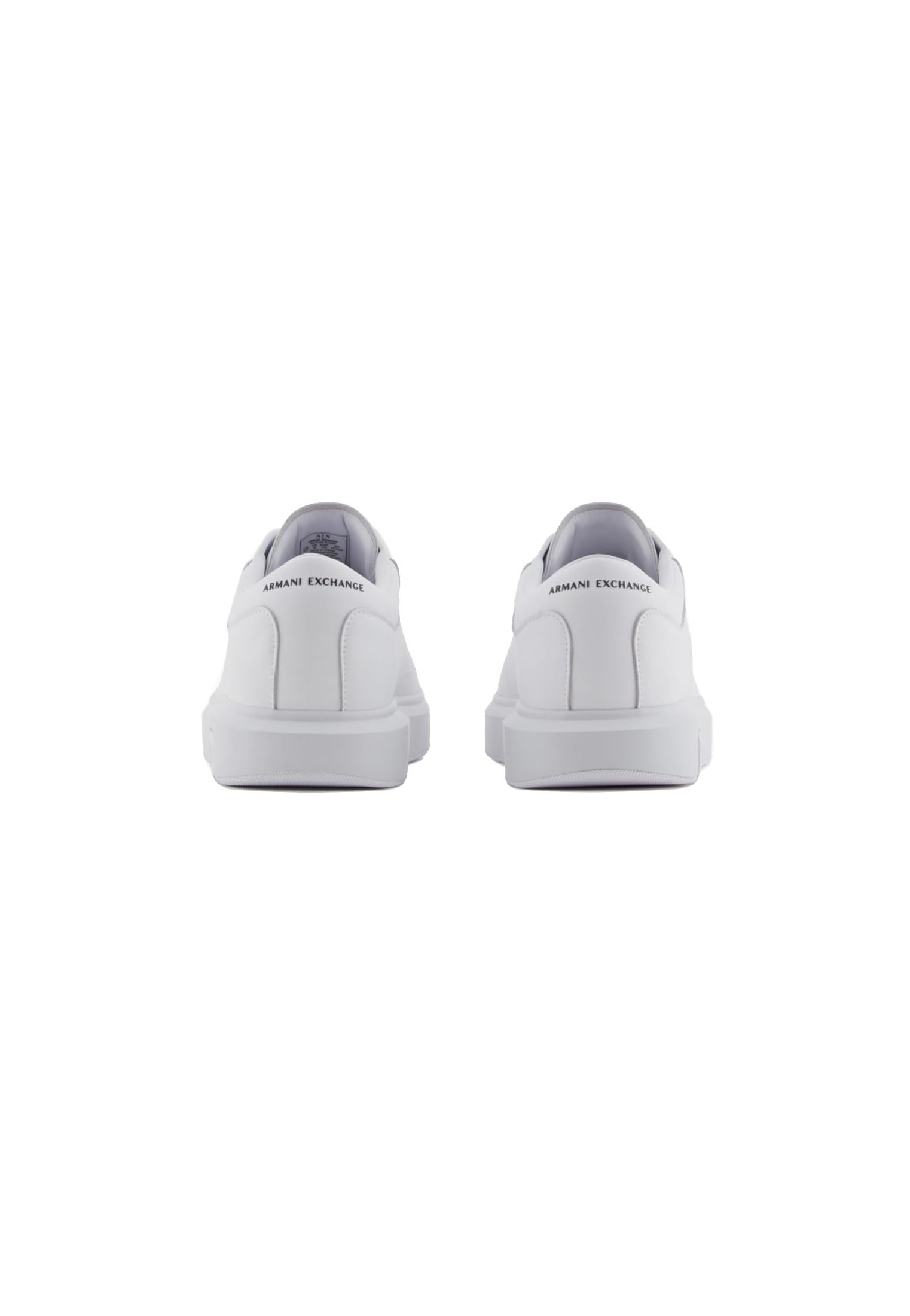 Scarpe sneakers pelle bianca Armani Exchange P26 XUX123 XV534 0015200152 ARMANI EXCHANGE 