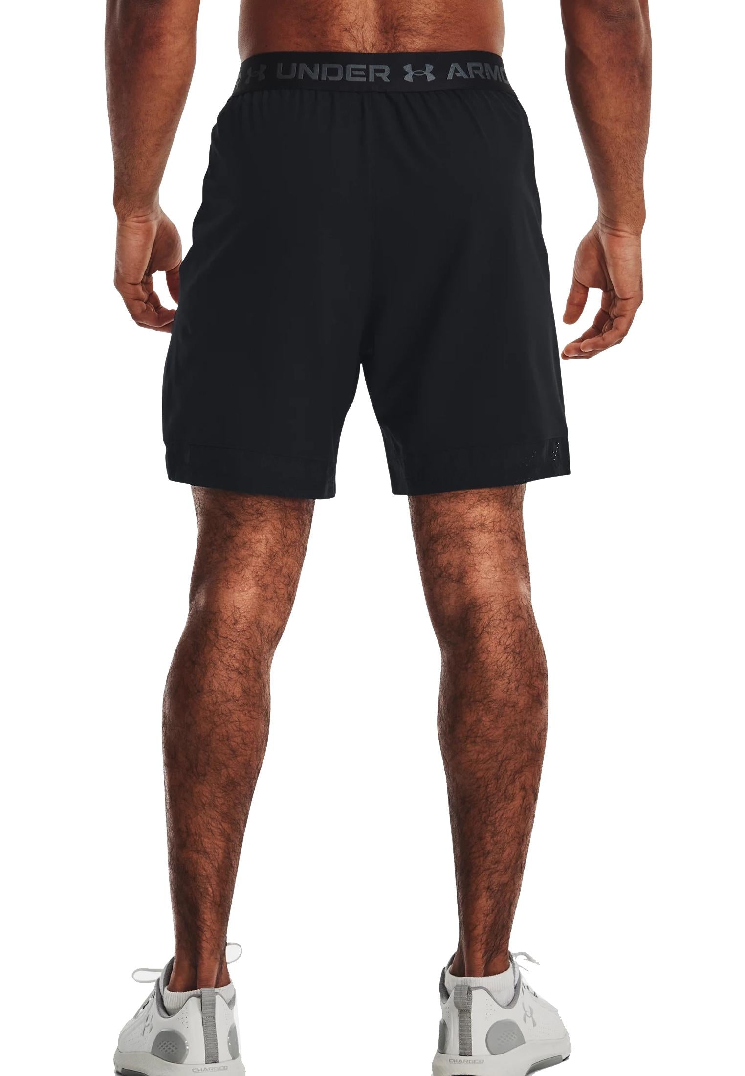 Pantaloncini shorts sportivi neri allenamento leggeri Under Armour P26 77-1373718 00010001 UNDER ARMOUR 