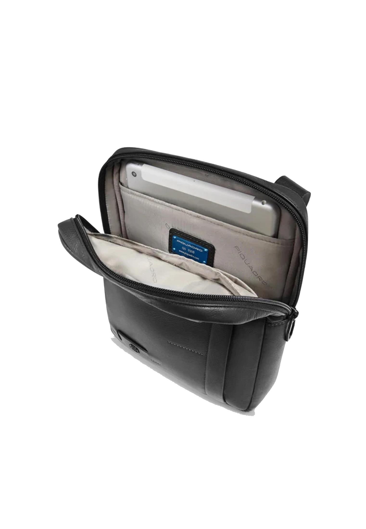 Borsello uomo in pelle porta iPad® con tasca Piquadro A25 CA1816W137 NN PIQUADRO 