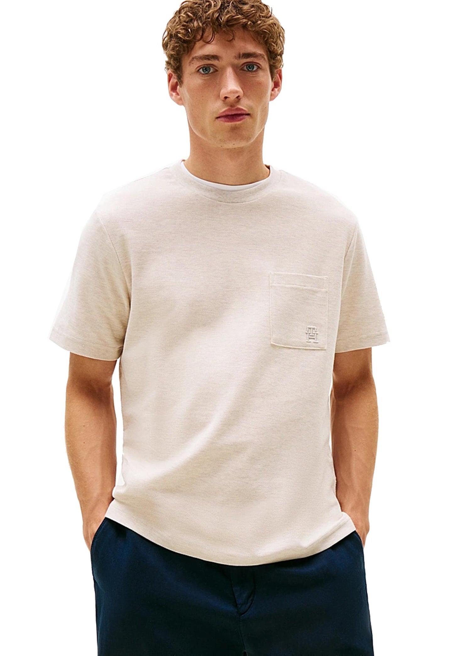 T-shirt girocollo cotone beige con taschino monogramma Tommy Hilfiger A25 MW0MW39365HGF HGFHGF TOMMY HILFIGER 